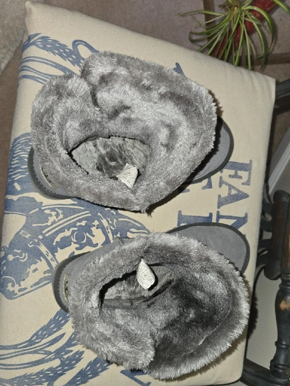 UGG soft charcoal